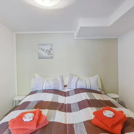 Trudi Apartment